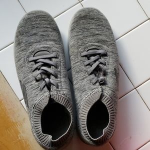 Women's 9.5 Sketchers "on the go" Grey slip ons